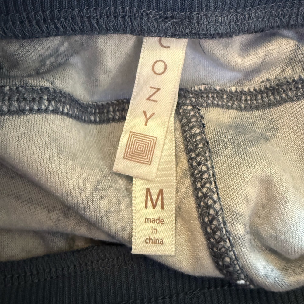 LuLaRoe Crystal Cozy Pant blue pattern Size medium - Picture 3 of 7